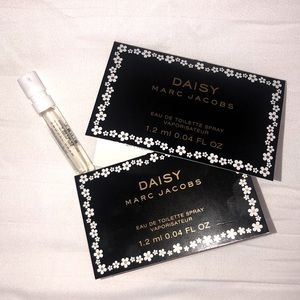 x2 Marc Jacobs Daisy